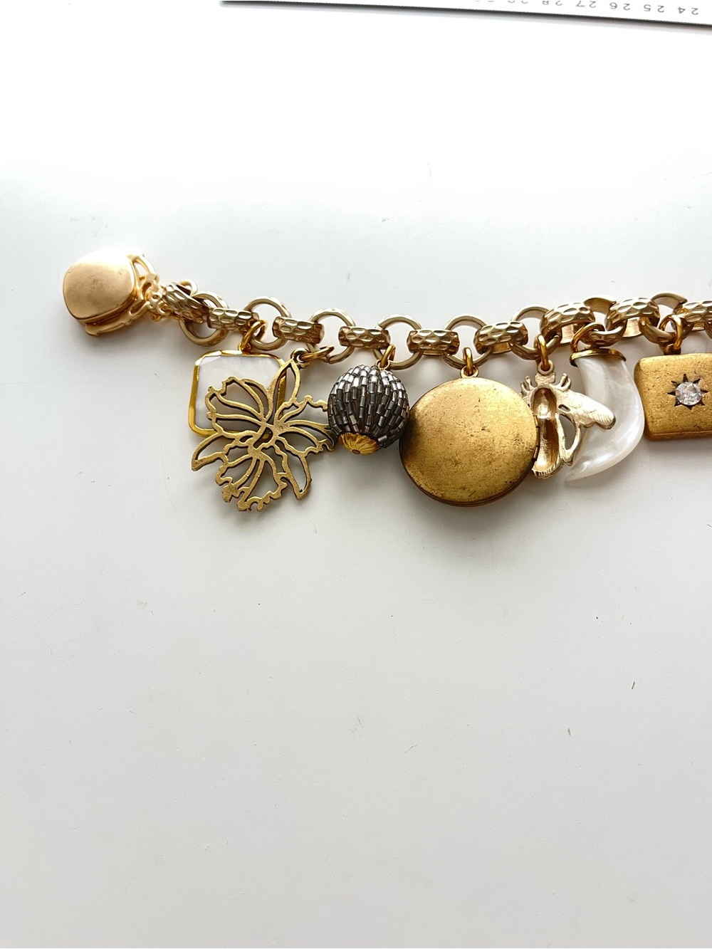 New Anthropologie x John Wind Gold Charm Bracelet - Picture 6 of 10